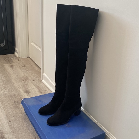 Stuart Weitzman boot size 7 - Picture 2 of 6